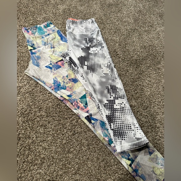 ￼￼ Lot of two pair of leggings, size 26 inch waist - Picture 1 of 15